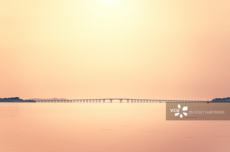 日落时分的苏州太湖西山风景区图片素材