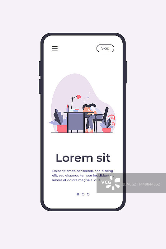 疲惫的女人在工作时趴在桌子上睡觉图片素材