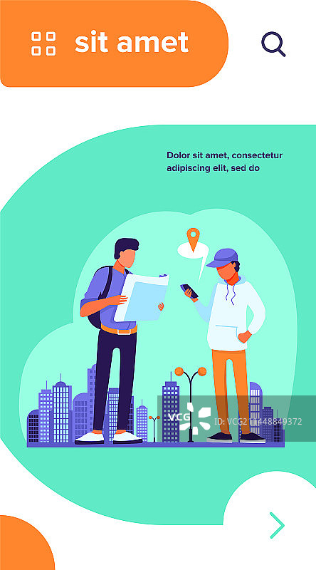 人们使用纸质地图和手机定位App图片素材