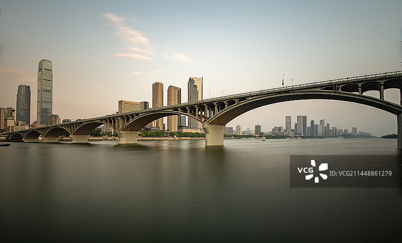橘子洲大桥建筑群江景夜色图片素材