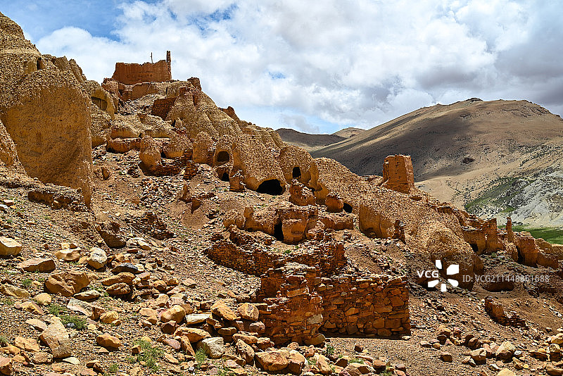 西藏阿里 古象雄王国遗址穹窿银城图片素材