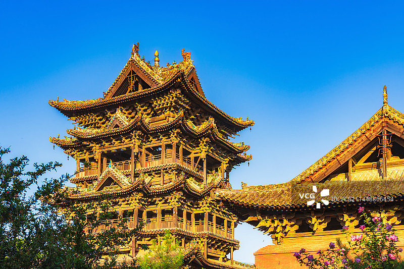 中华第一木楼，山西省运城市万荣县东岳庙飞云楼精美的屋檐图片素材