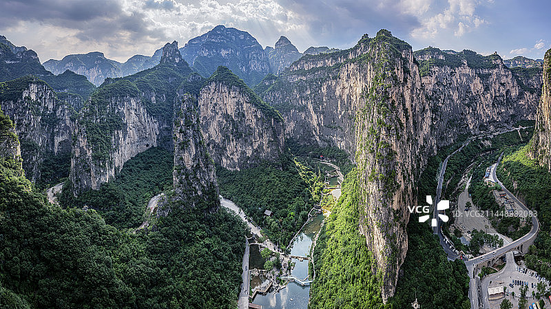 山西长治太行山大峡谷红豆峡全景风光图片素材