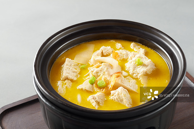 砂锅手掰豆腐煲图片素材