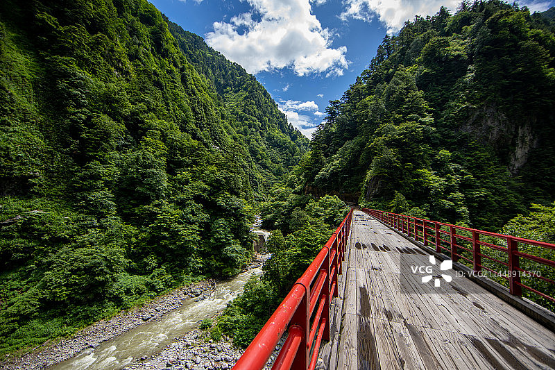 亚洲日本富山县黑部峡谷的风光图片素材
