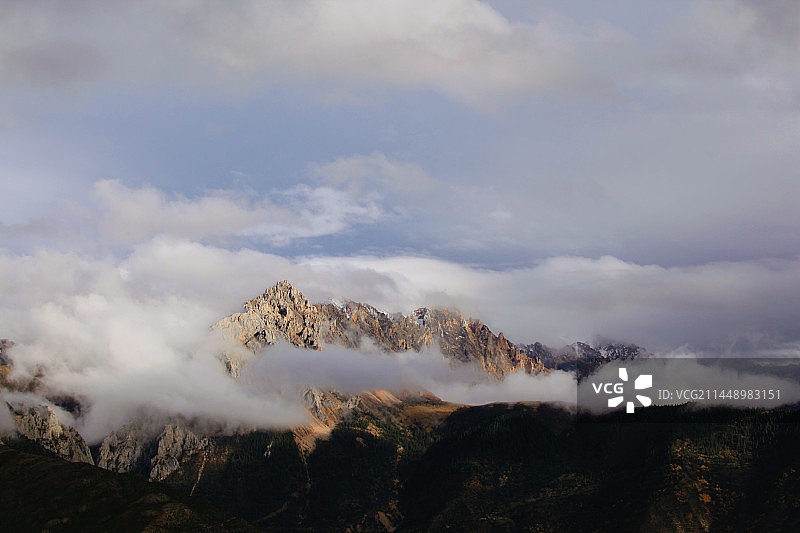西藏八宿业拉山风光图片素材