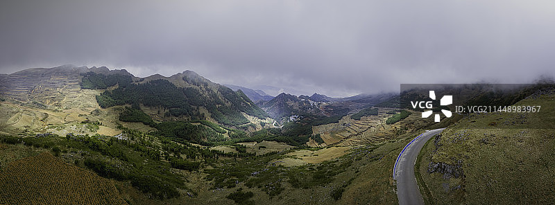 航拍云南昭通大海子山风光图片素材