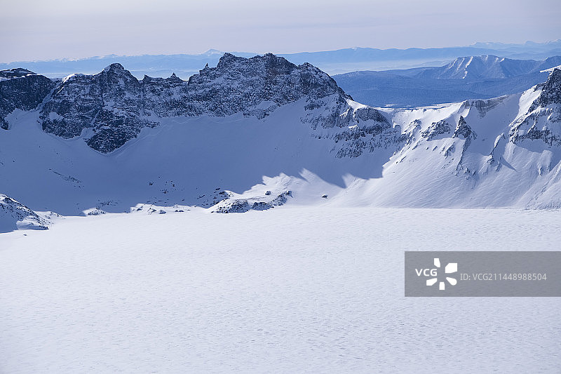 中国吉林省白山市安图县长白山景区冬季晴天美丽风景图片素材
