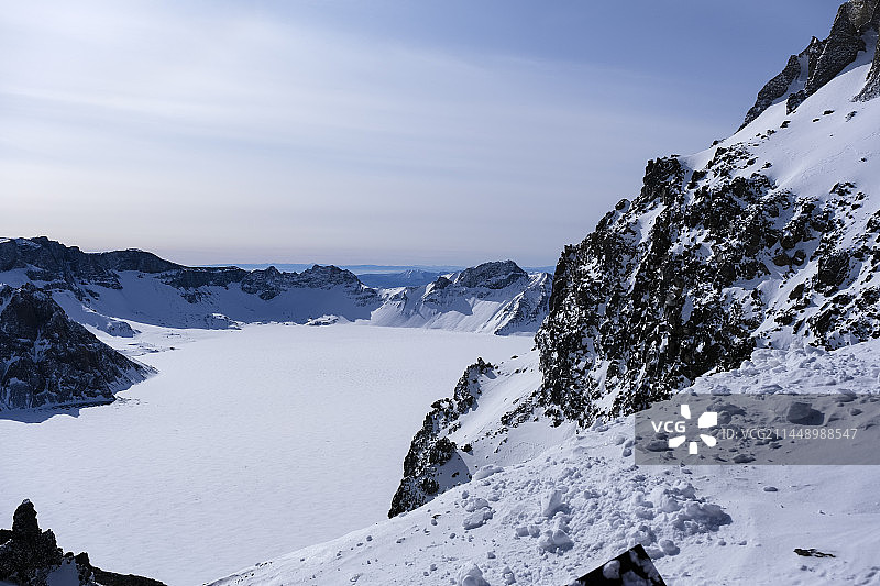 中国吉林省白山市安图县长白山景区冬季晴天美丽风景图片素材