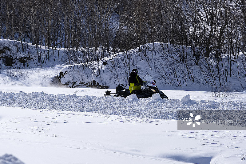 中国吉林省白山市安图县长白山景区冬季晴天美丽风景图片素材