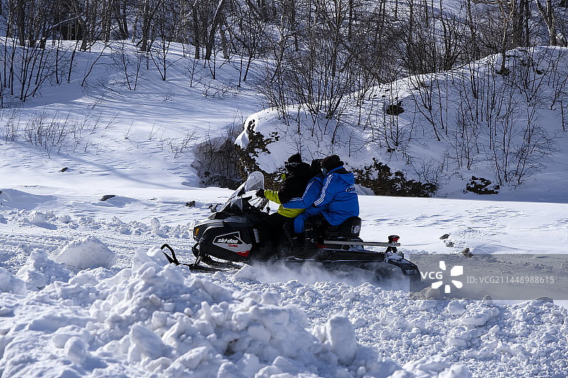 中国吉林省白山市安图县长白山景区冬季晴天美丽风景图片素材