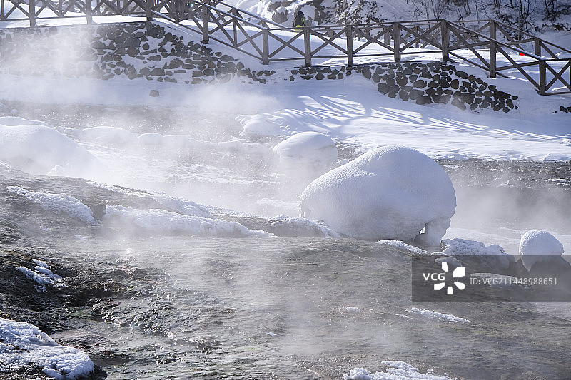 中国吉林省白山市安图县长白山景区冬季晴天美丽风景图片素材