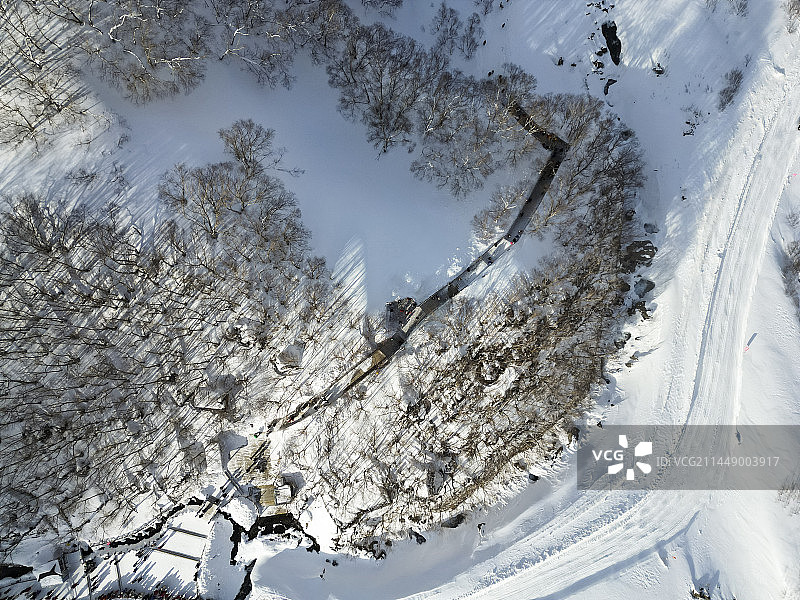 中国吉林省白山市安图县长白山景区冬季晴天航拍视角美丽风景图片素材