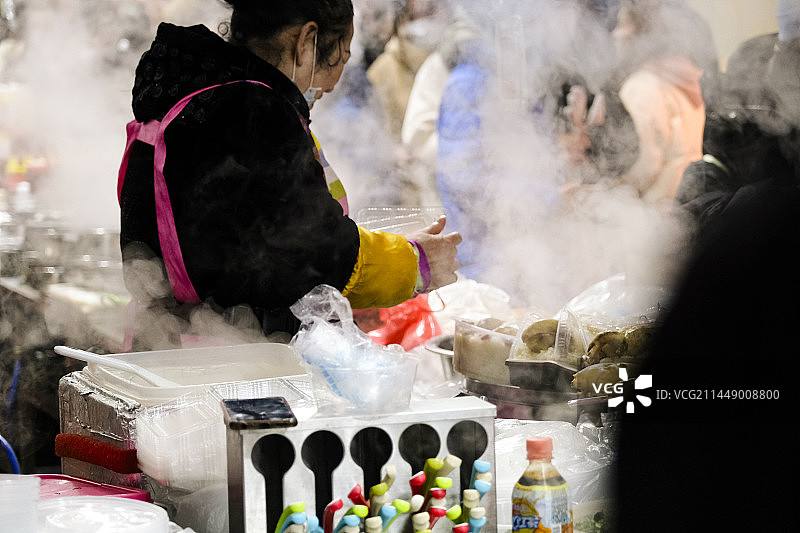 中国吉林省延吉市东方水上市场早市特色美食汇集地图片素材