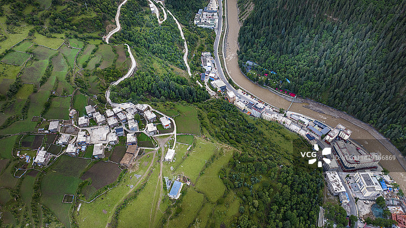 四川壤塘：云蒸霞蔚 美景如画图片素材