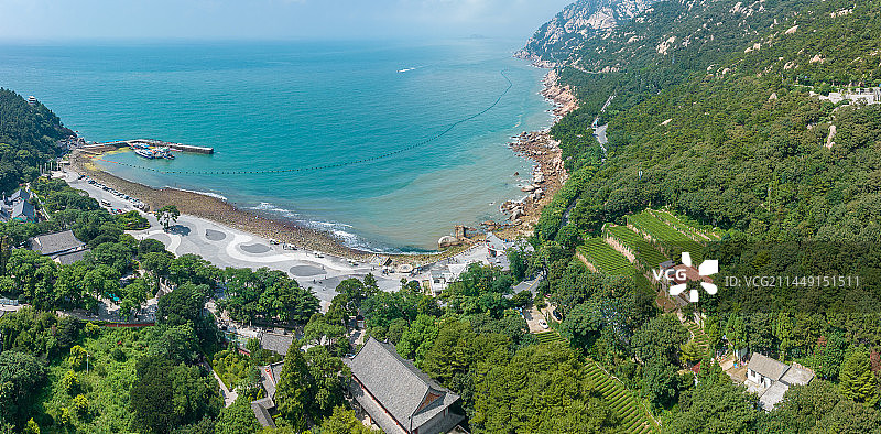 夏天的青岛崂山风景航拍图片素材