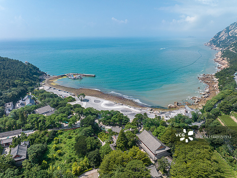 夏天的青岛崂山风景航拍图片素材