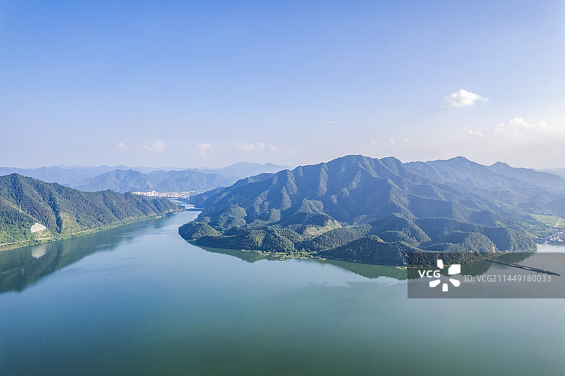 航拍杭州市桐庐县分水镇分水江自然风光图片素材