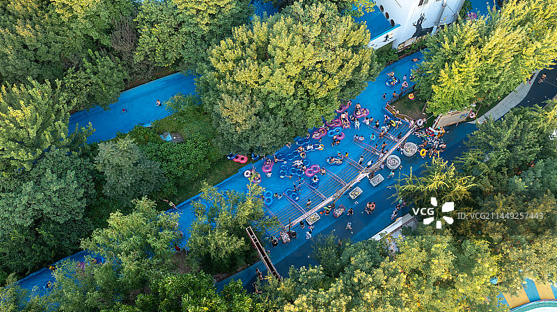 郑州奥帕拉拉水公园夏日戏水图片素材