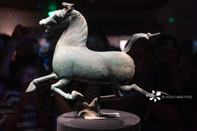 马踏飞燕铜奔马图片素材