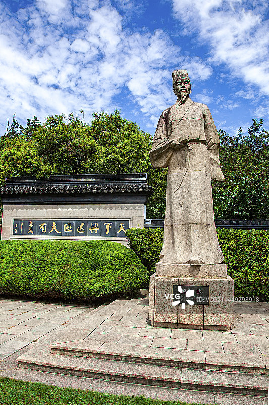 昆山亭林园顾炎武雕像图片素材