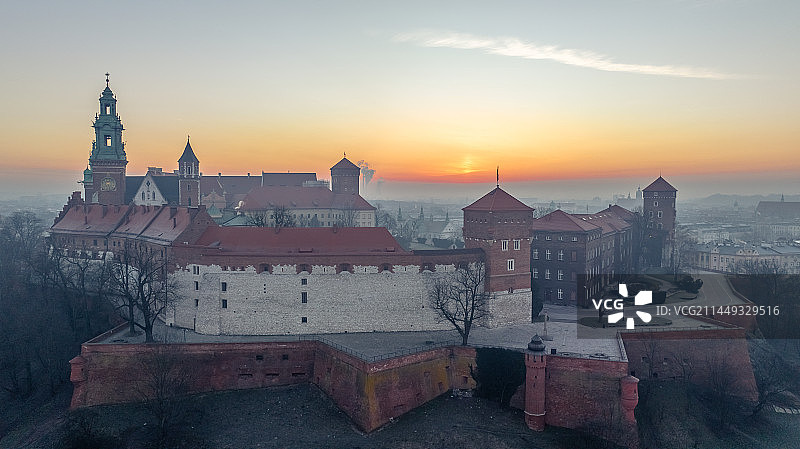 波兰旧都克拉科夫瓦维尔宫图片素材