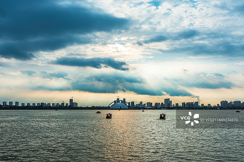 东昌湖畔日落美景23.08图片素材