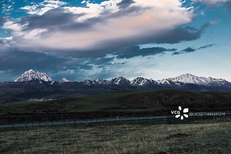 风雨欲来图片素材