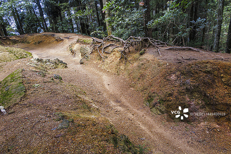 中国江西井冈山黄洋界哨口，黄洋界保卫战战壕遗迹图片素材