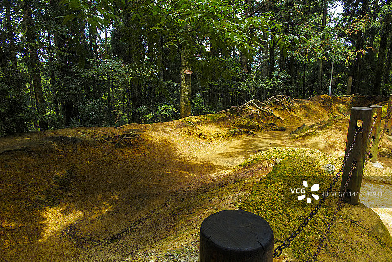 中国江西井冈山黄洋界哨口，黄洋界保卫战战壕遗迹图片素材