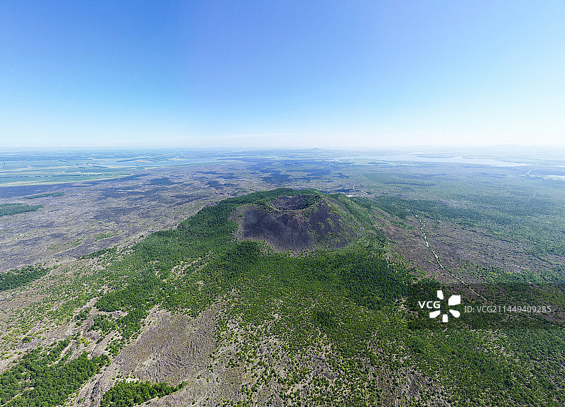 五大连池老黑山火山口航拍图片素材