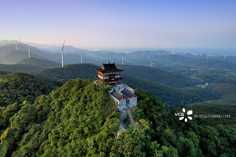 航拍荆门东宝区圣境山白龙观及风电图片素材