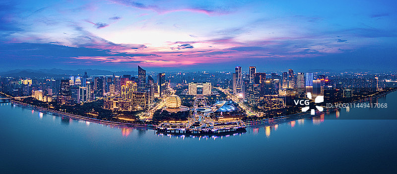 浙江省杭州市钱江新城航拍夜景全景图片素材