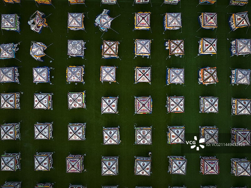 航拍视角下的几何图案图片素材