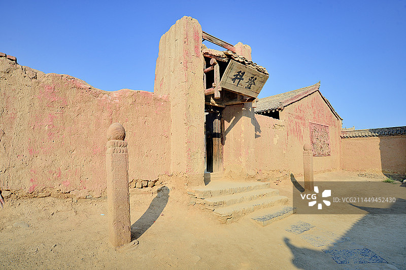 宁夏银川市镇北堡影视基地大话西游至尊宝紫霞仙子牛魔王娶亲拍摄地图片素材