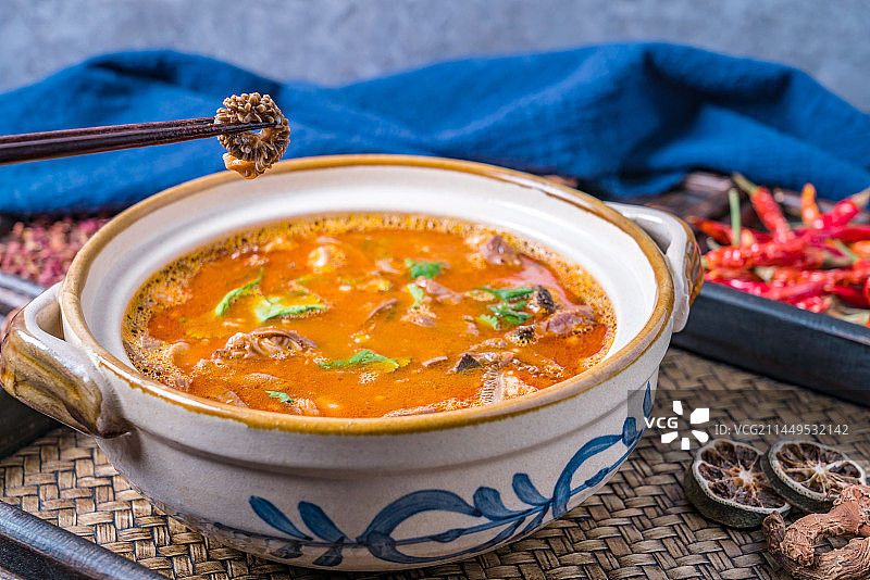 中国内蒙古呼和浩特美食羊杂汤图片素材