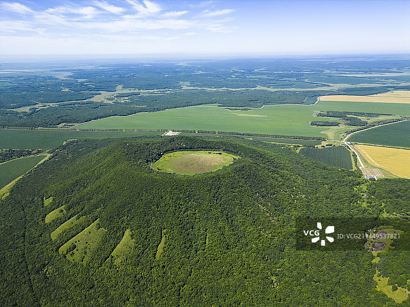 五大连池火山口天池航拍图片素材