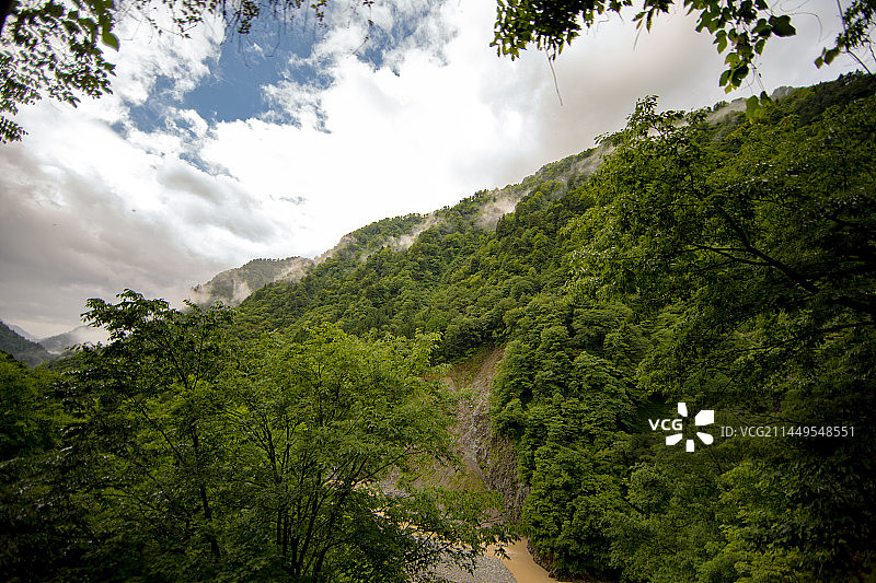 亚洲日本富山县黑部峡谷的风光图片素材