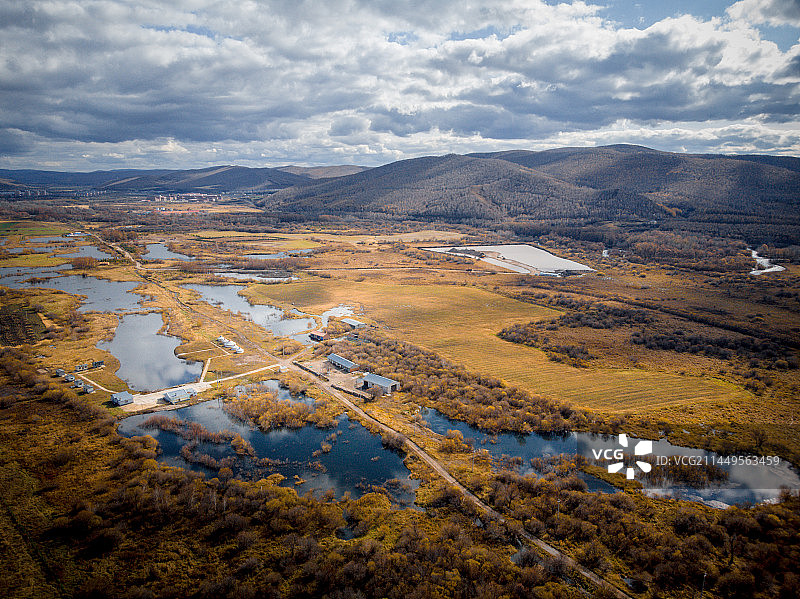 中国内蒙古阿尔山的秋天的航拍风光图片素材