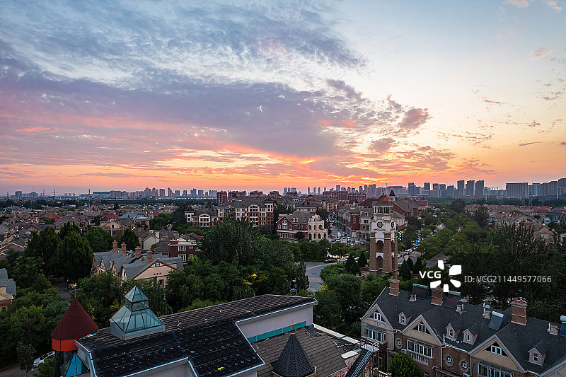 天津外环线周边城镇建筑日落晚霞风光图片素材
