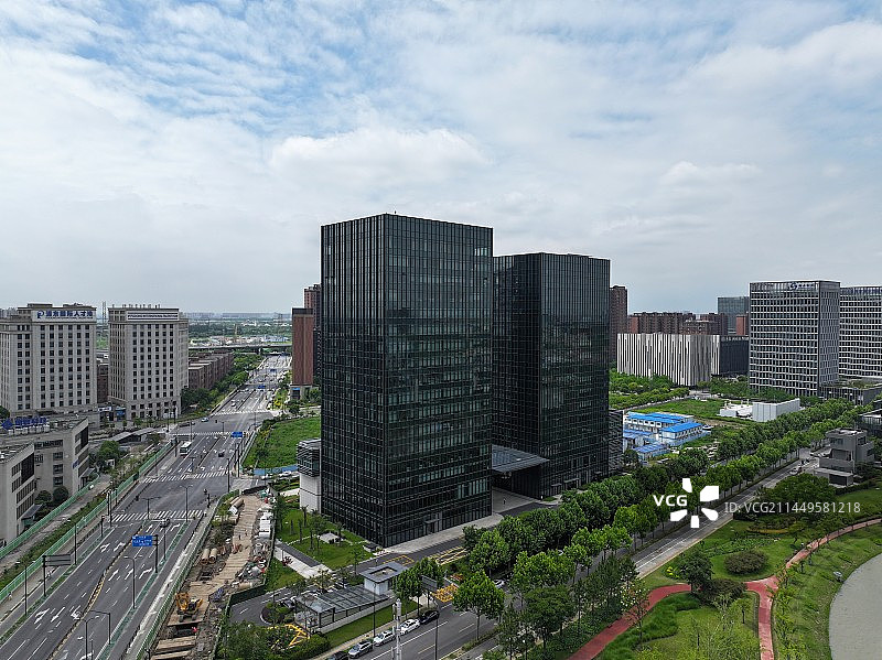 张江科学城，是一个上海市境内高科技产业园区。软件园已设立企业1000多家，入驻200多家。图片素材