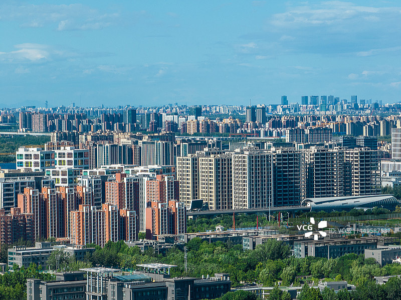 航拍空中远眺北京房山良乡大学城周边建筑图片素材