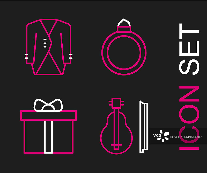 小提琴、礼品盒和订婚钻戒图片素材