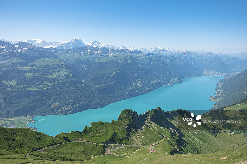 瑞士因特拉肯布里恩茨湖全景图片素材