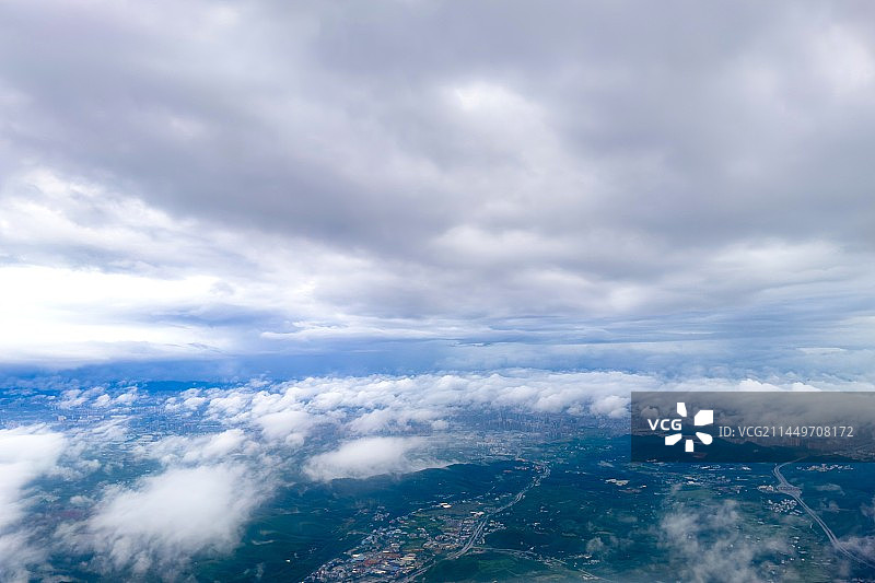 航拍的云层下图片素材