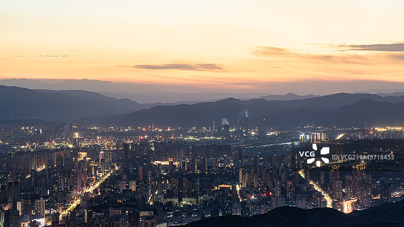 中国甘肃兰州市安宁区西固区城市夜景图片素材