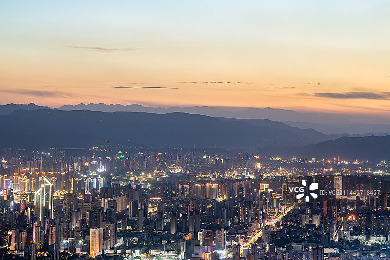 中国甘肃兰州市安宁区西固区城市夜景图片素材