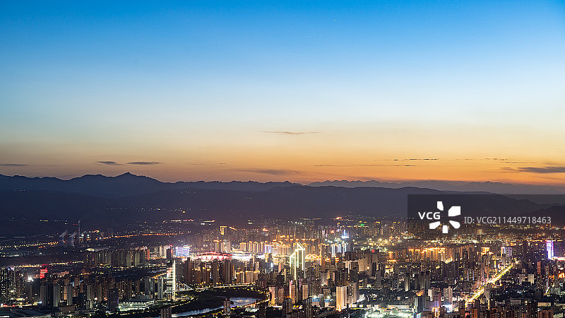 中国甘肃兰州市安宁区西固区城市夜景图片素材