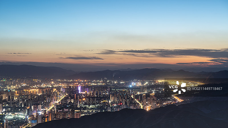 中国甘肃兰州市安宁区西固区城市夜景图片素材