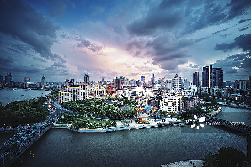 上海外滩源半岛苏州河黄浦江外白渡桥乍浦路桥四川路桥日落蓝调图片素材